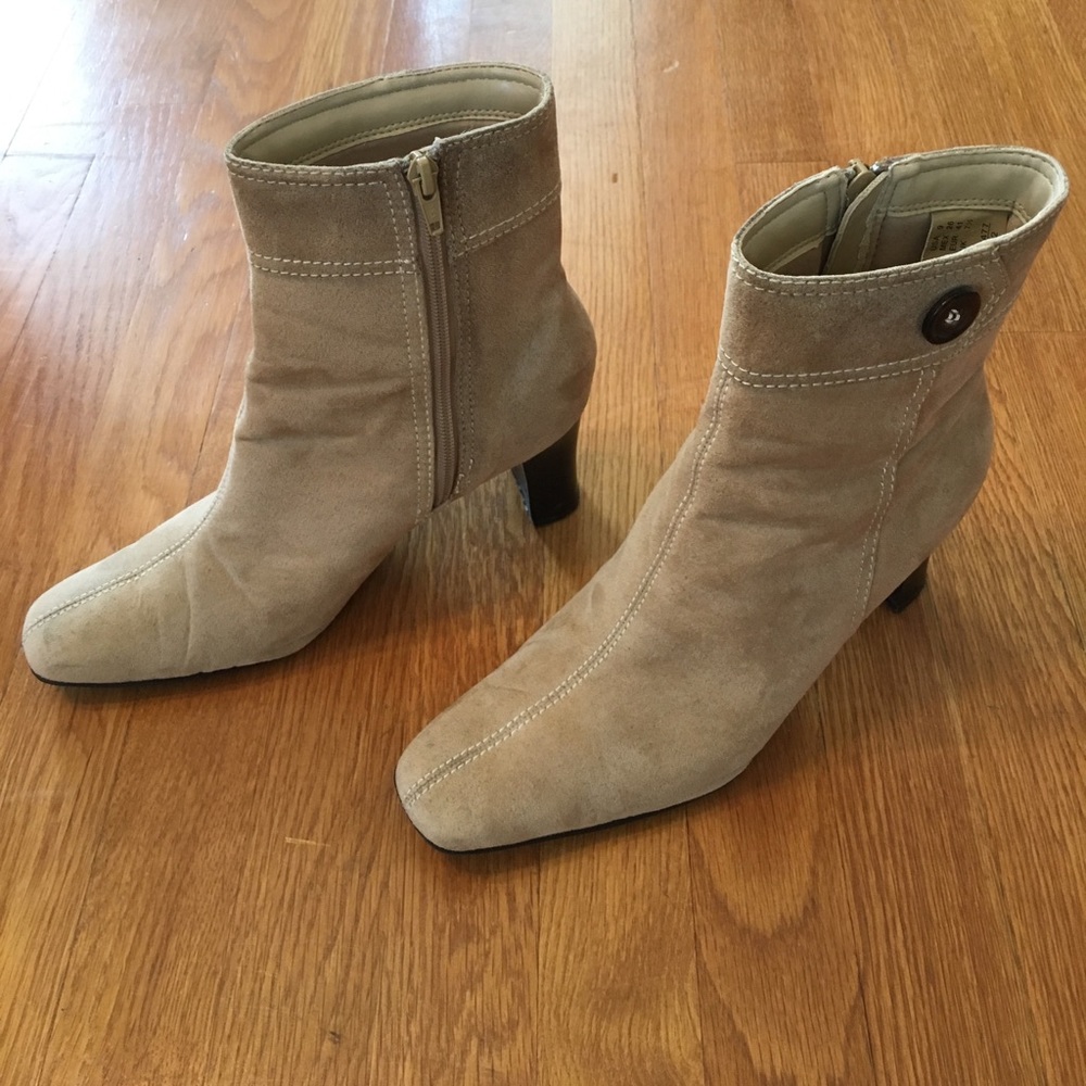 Tan Suede Boots with 3" heel - Picture 2 of 8