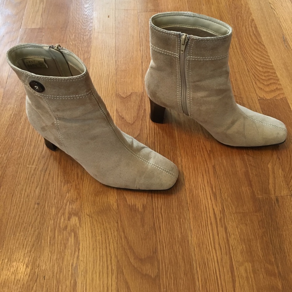 Tan Suede Boots with 3" heel - Picture 3 of 8