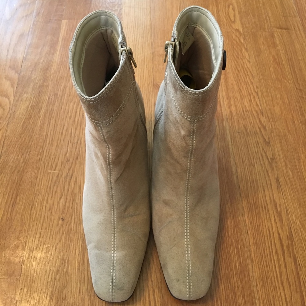 Tan Suede Boots with 3" heel - Picture 4 of 8