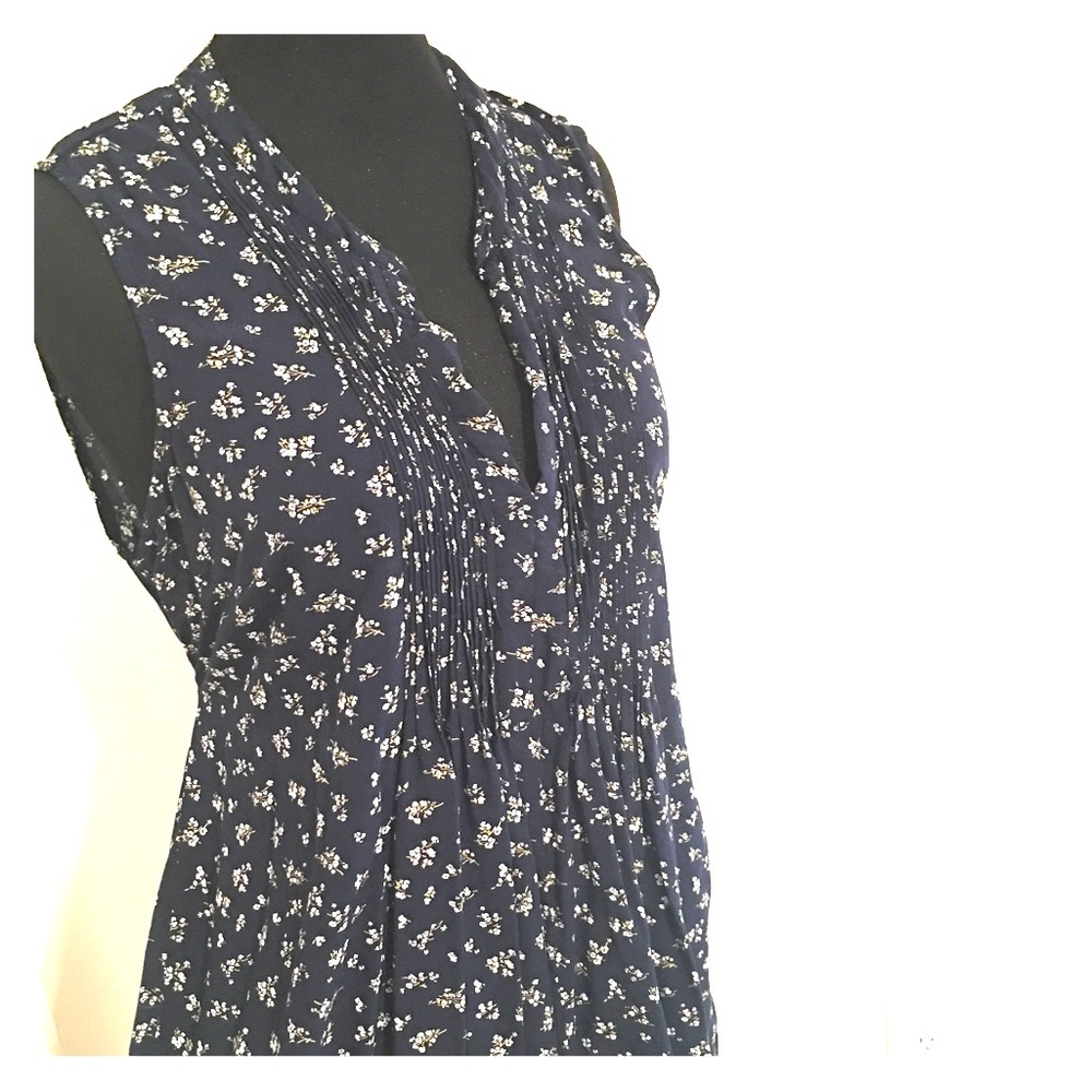 🚨Final Price Drop🚨Navy Floral Maternity Dress