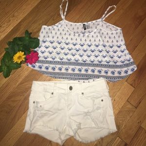 American eagle distressed shorts.