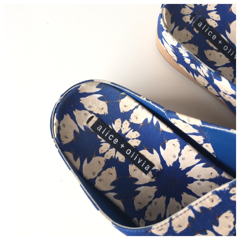 Alice + Olivia Blue Bird Flower Slide Sandals - Picture 7 of 8