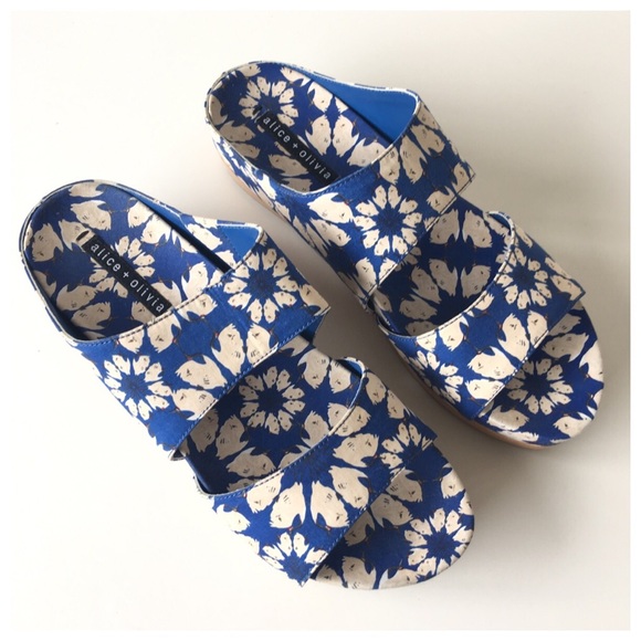 Alice + Olivia Blue Bird Flower Slide Sandals - Picture 3 of 8