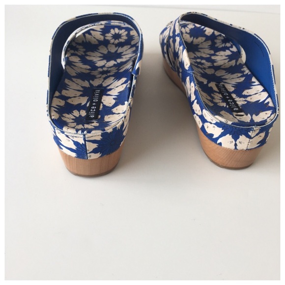 Alice + Olivia Blue Bird Flower Slide Sandals - Picture 5 of 8