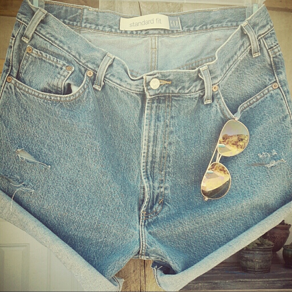 Vintage GAP high wasted jean shorts