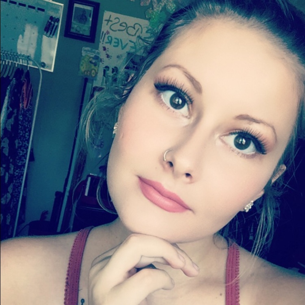 Meet your Posher, Nicole