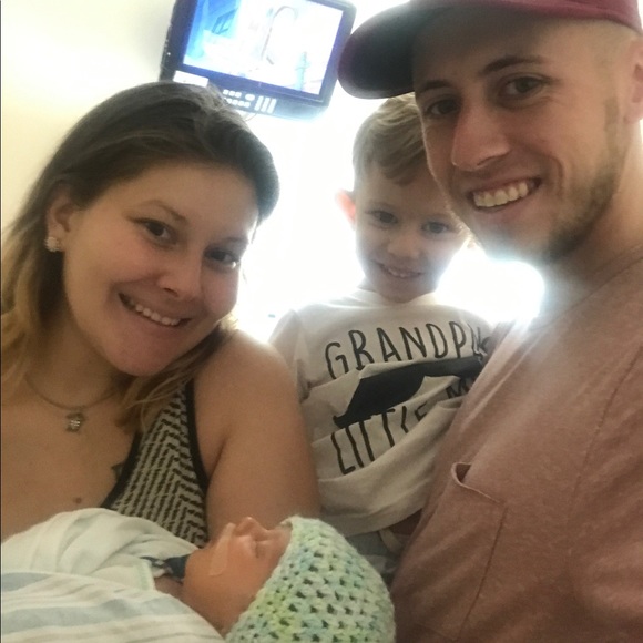 Meet your Posher, Nicole - Picture 2 of 3