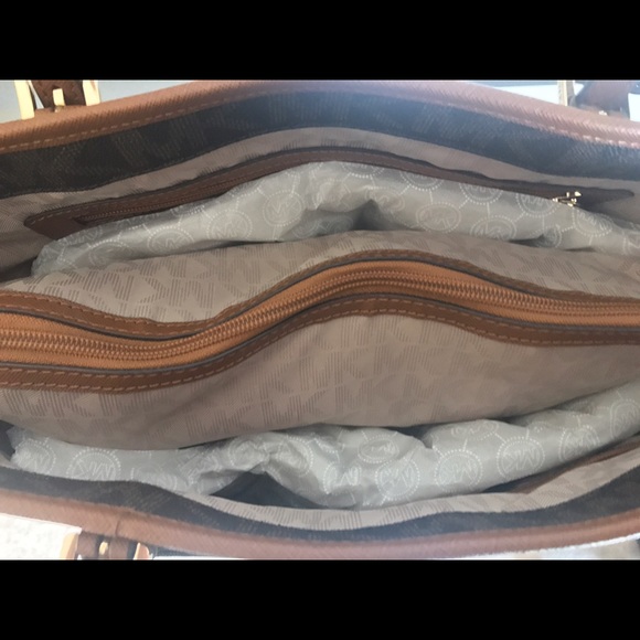 Michael Kors | Bags | Michael Kors Purse Like New Condition  MICHAEL KORS PURSE-LIKE NEW-