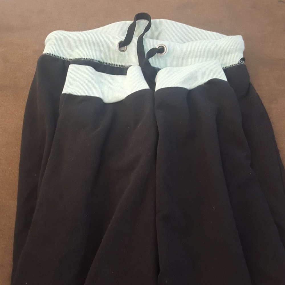 Joggers - Picture 2 of 4