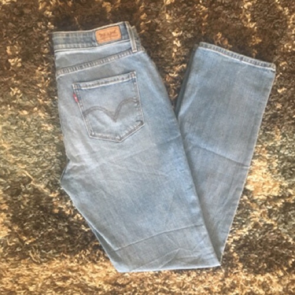 Levi's 525 Straight Leg