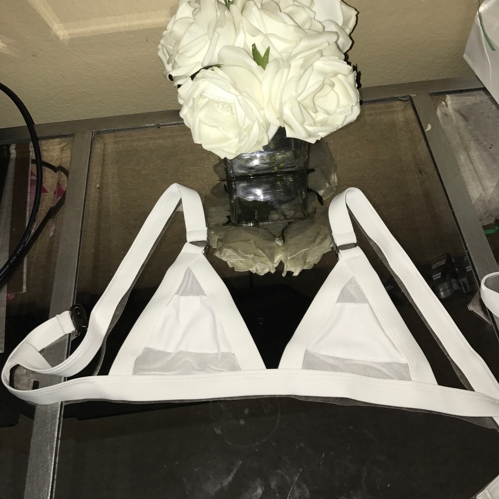 White mesh strap bathing suit!🌺🌻