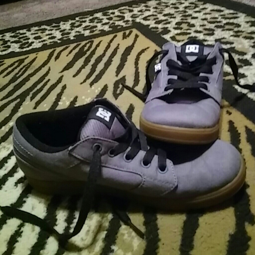 DC skating shoes
