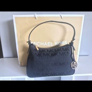 MICHAEL KORS PURSE- LIKE NEW CONDITION-
