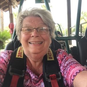 Meet your Posher, Dee