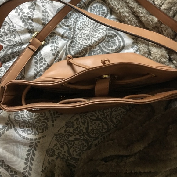 ❌❌Tan leather cross body bag SOLD❌❌❌ - Picture 3 of 4