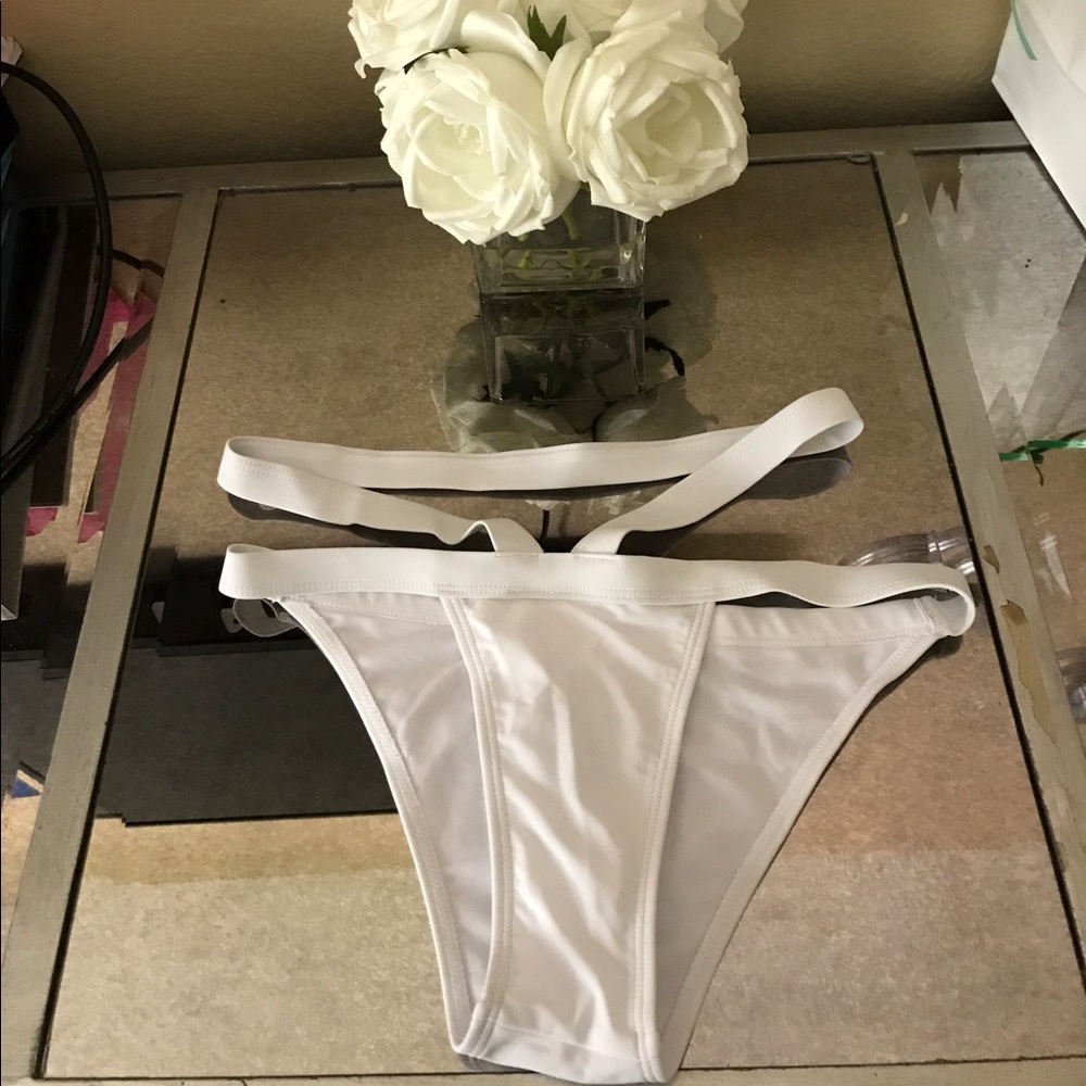 White mesh strap bathing suit bottom🌺🌻