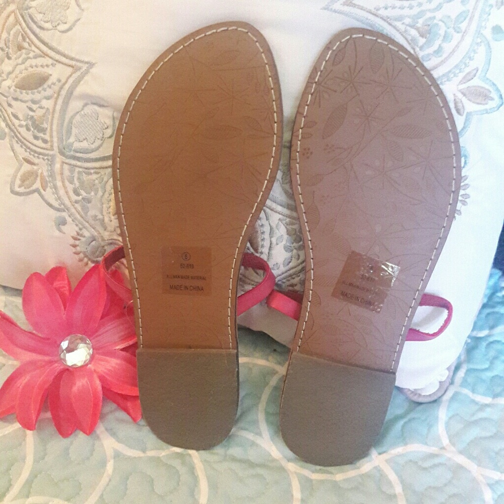 Super cute leather flip flops! - Picture 2 of 2