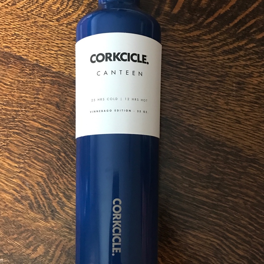 NWT Corkcicle Canteen 25 oz.