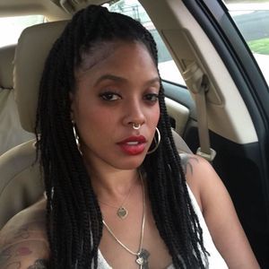 Meet your Posher, Ebony