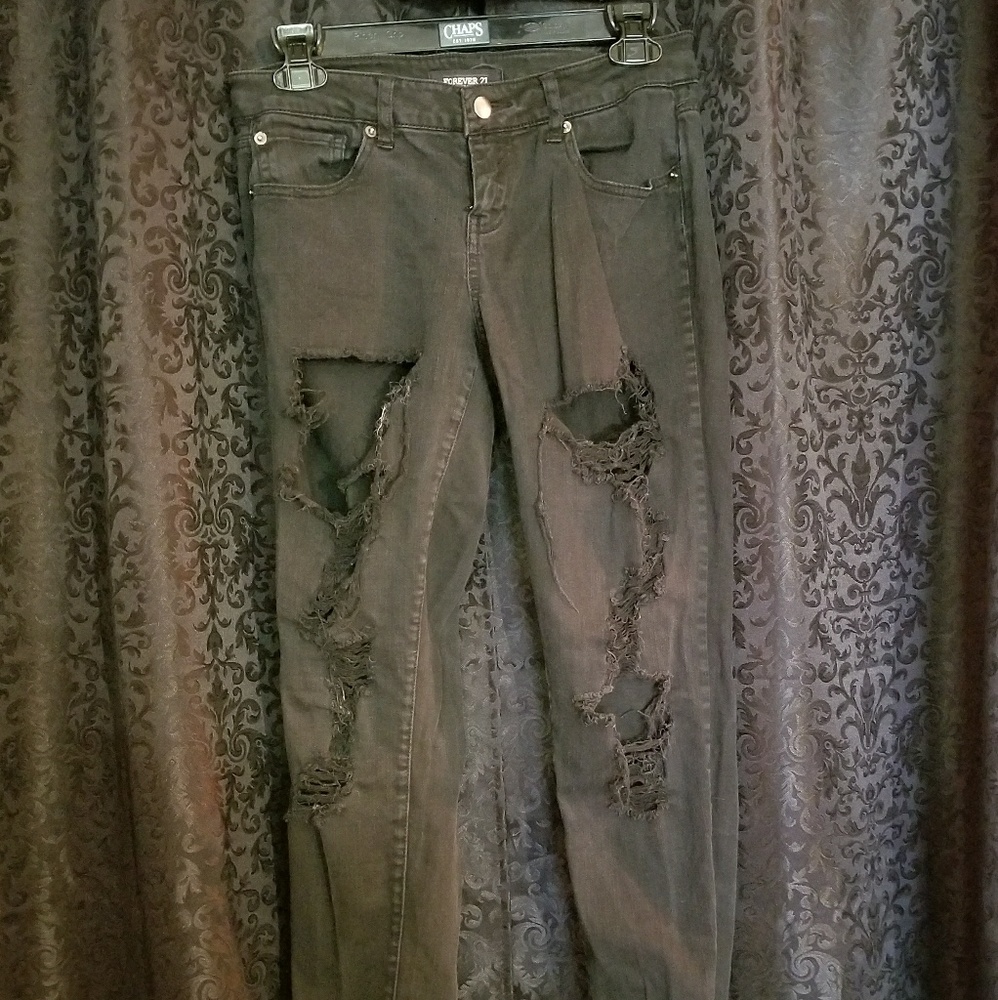 Forever 21 black distressed skinny jeans