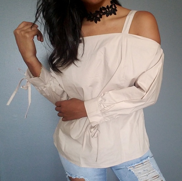 TAUPE COLD SHOULDER POPLIN TOP - Picture 3 of 4