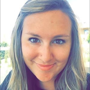 Meet your Posher, Holly