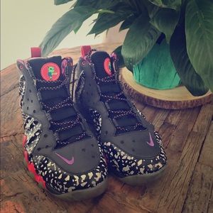 NIKE BARKLEY POSITE MAX PRM QS