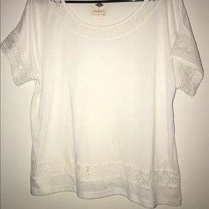 2 BUNDLE SHIRTS, brand new XL(juniors)