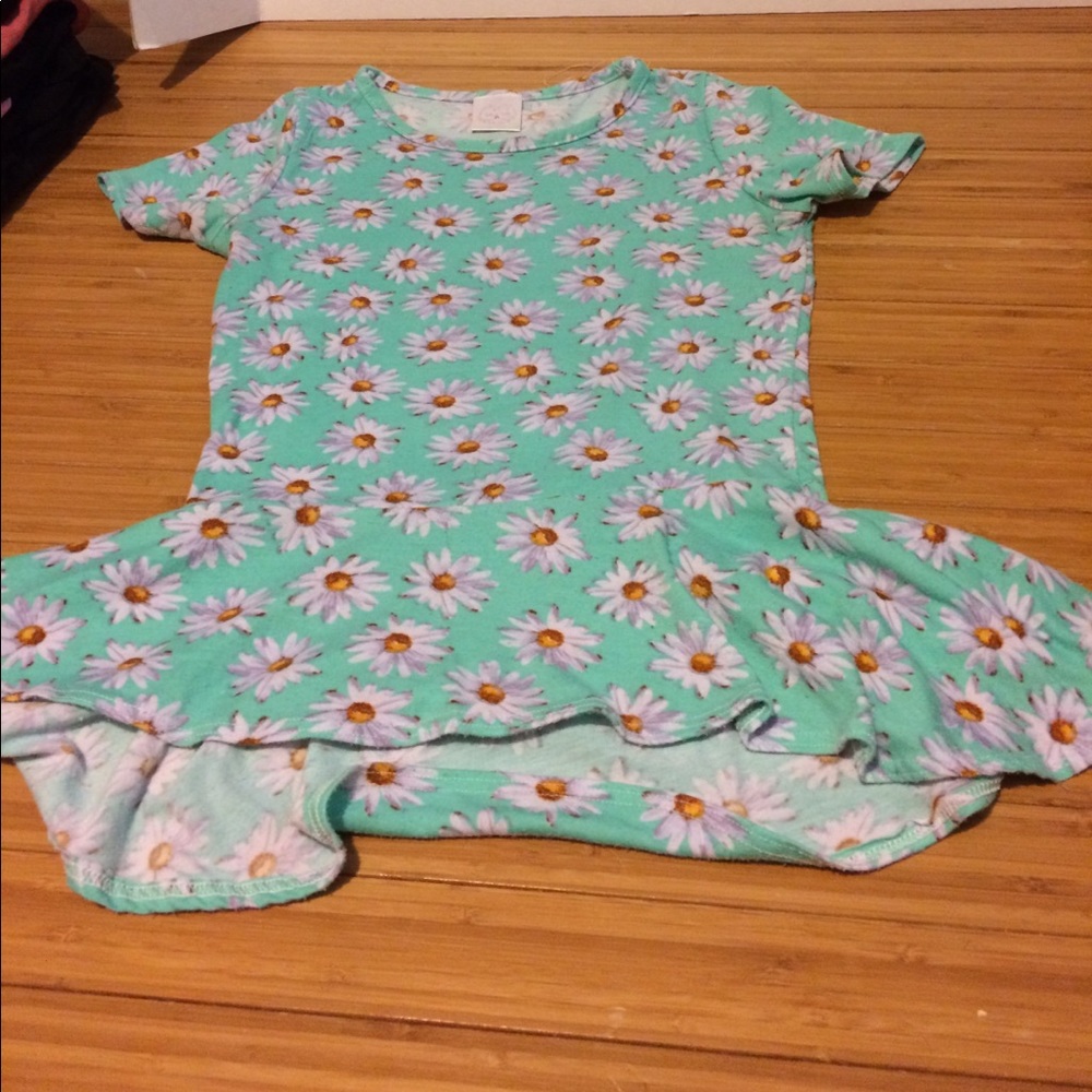 Like new Petite flower shirt