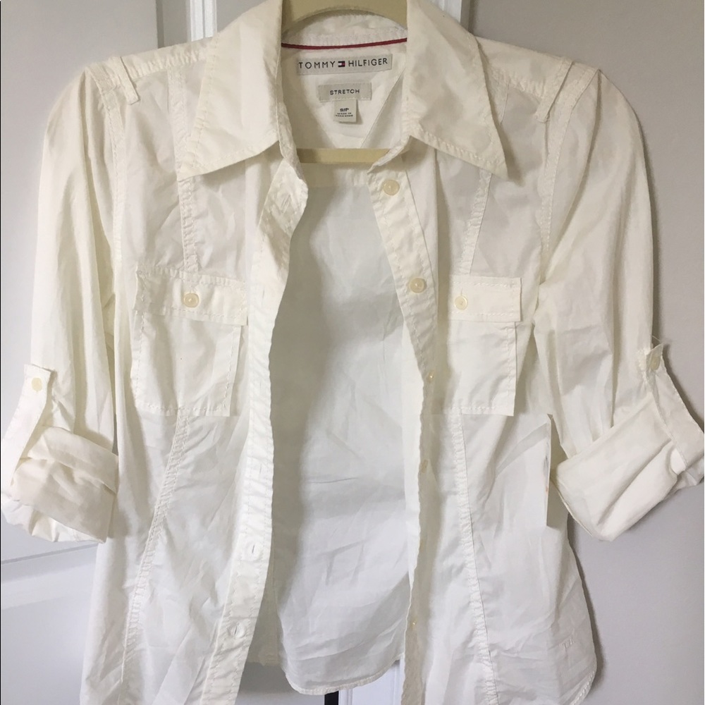 Tommy H OFF-WHITE BUTTON-DOWN Top