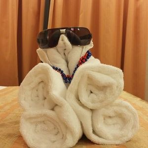 Meet your Posher, Carlos