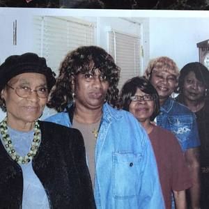 Meet your Posher, Denise