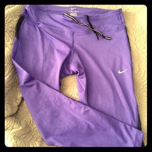 Nike workout capris