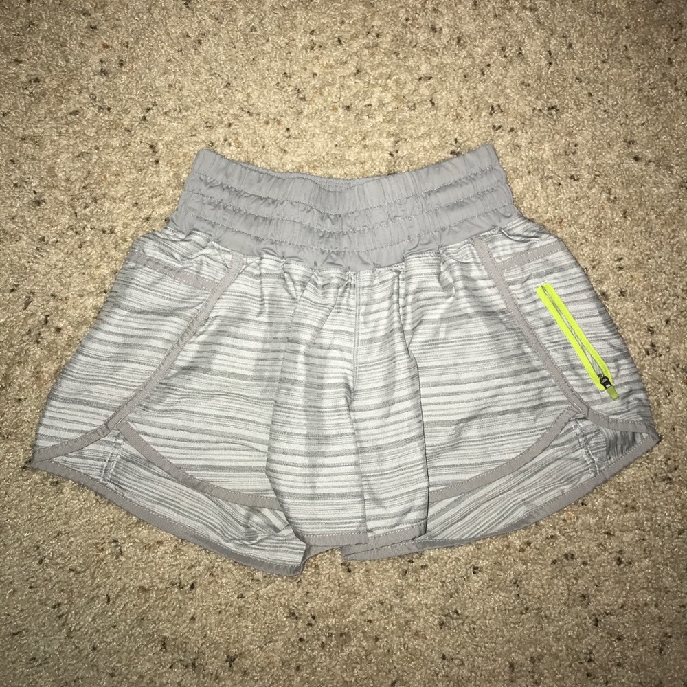 Lululemon tracker shorts