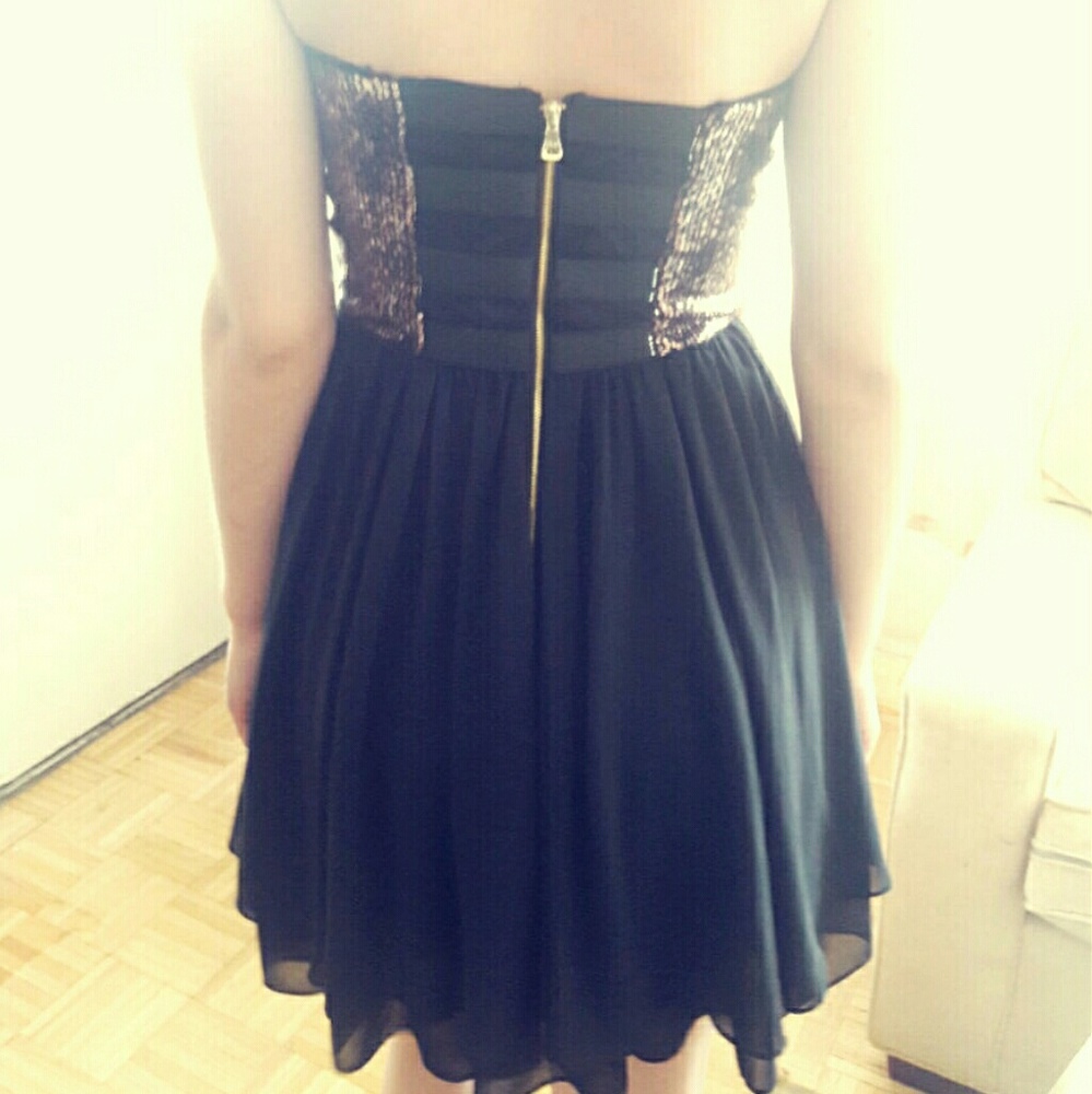 Decolte mini party dress