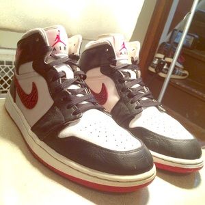 Nike Air Jordan Retro 1 Sz 13 Black Toe Elephant