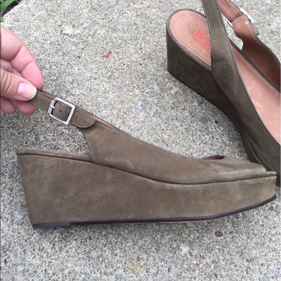 Women's Michael Kors Peek Toe Wedge 6.5M. NEW - Picture 2 of 6