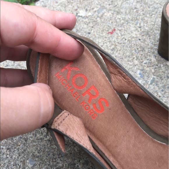 Women's Michael Kors Peek Toe Wedge 6.5M. NEW - Picture 3 of 6