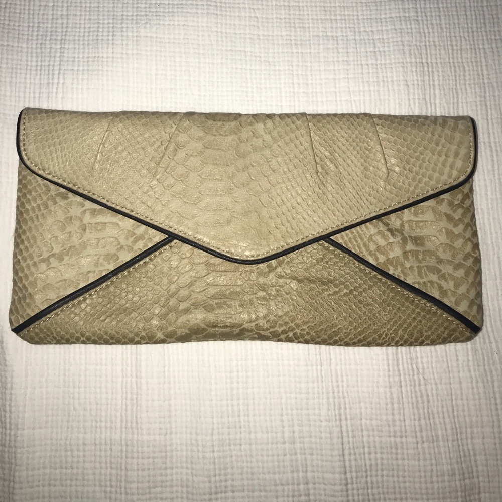 BCBG clutch