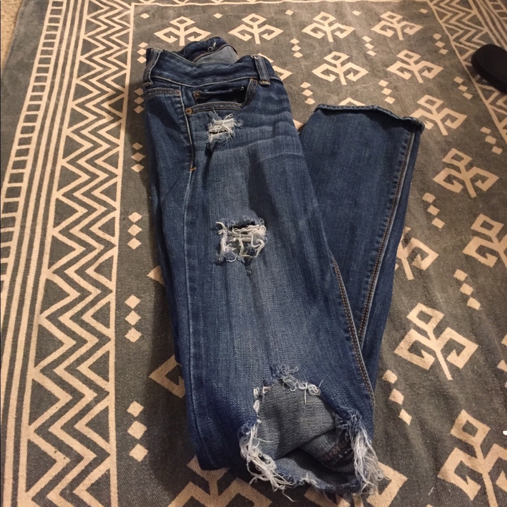 American Eagle distressed jeans
