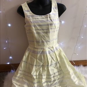 Cute summer dress 👗 size (S)