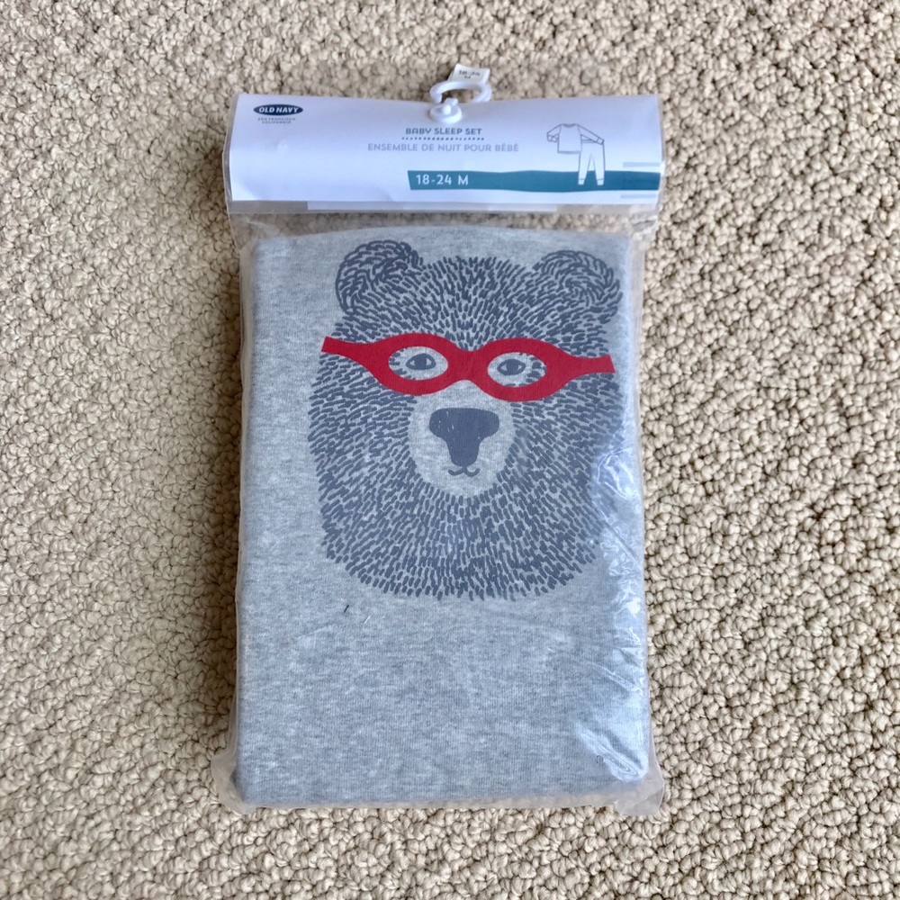 🆕 Old Navy Baby Pajama Set (18-24M)