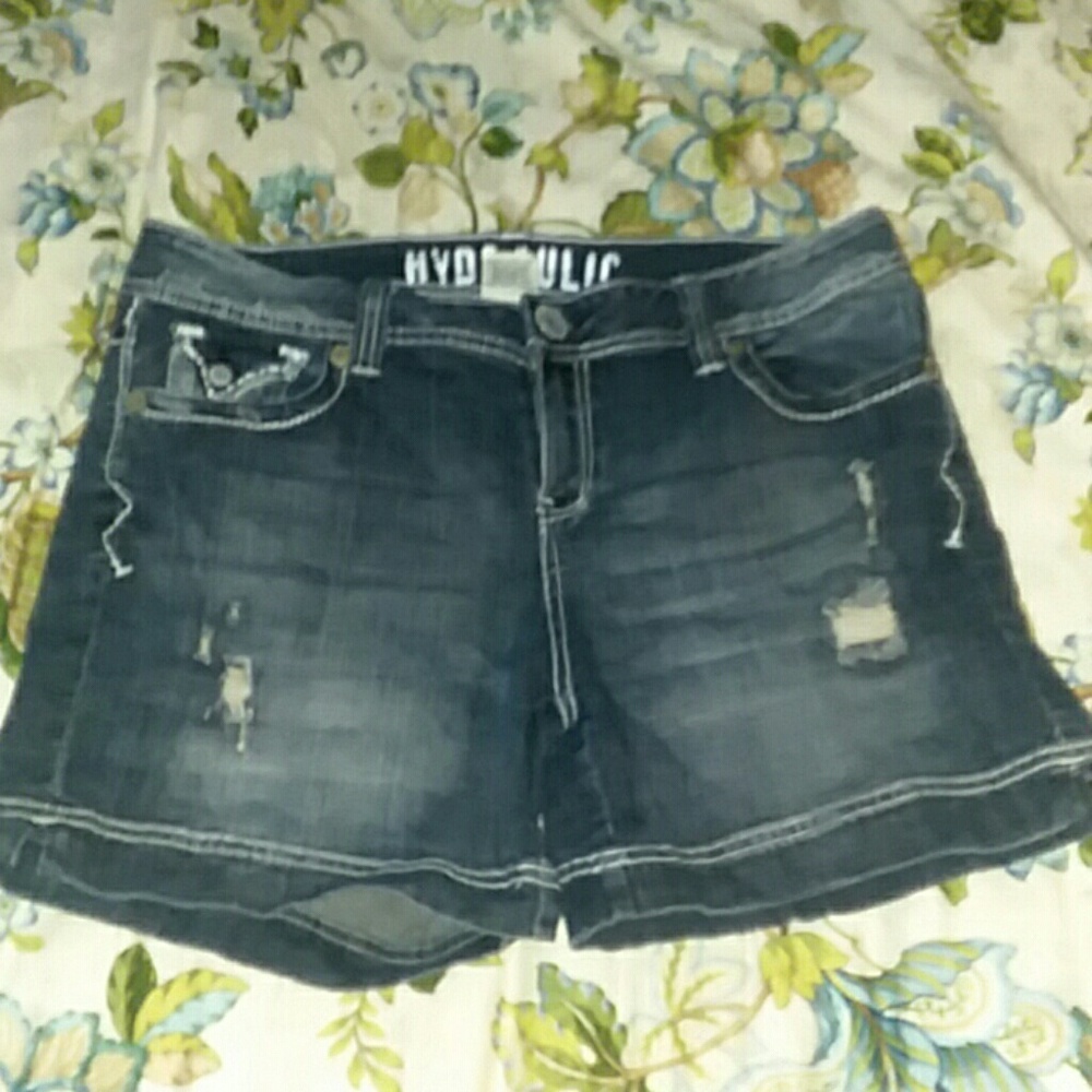 Hydraulic shorts