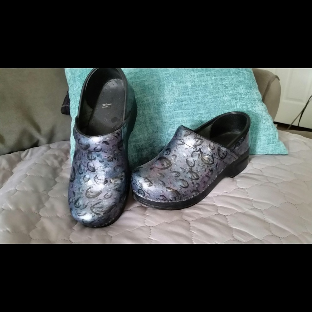 Dansko Clogs. Like new size 36