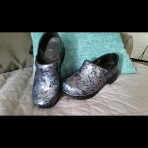 Dansko Clogs. Like new size 36