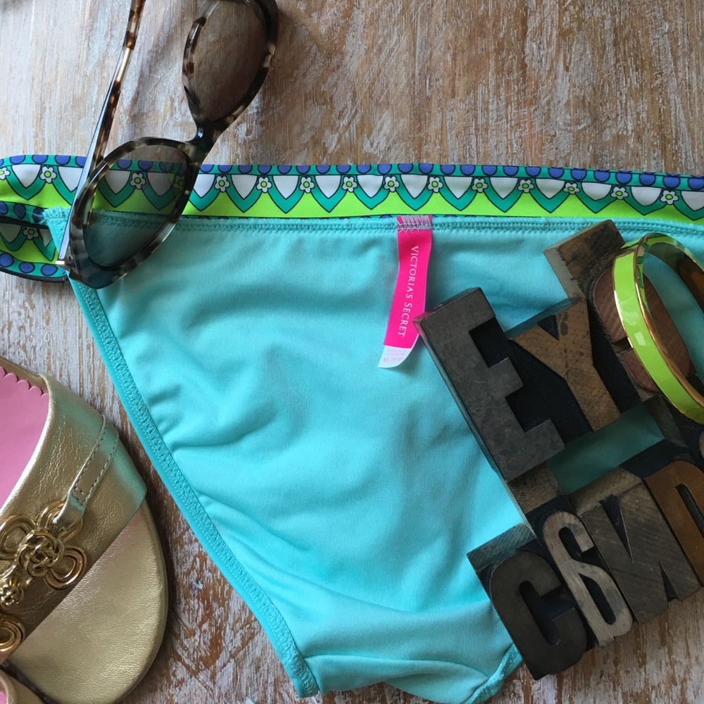 🏊‍♀️VICTORIA’S SECRET Print Bikini Bottom - Picture 8 of 8