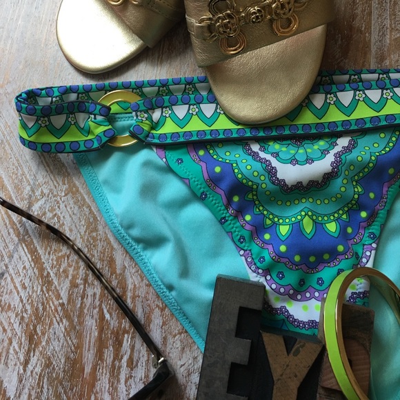 🏊♀️VICTORIA’S SECRET Print Bikini Bottom - Picture 6 of 8