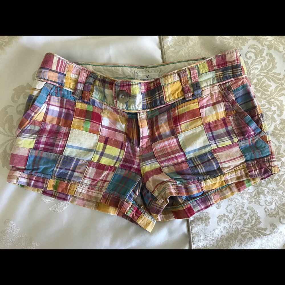 American Eagle plaid quilt shorts