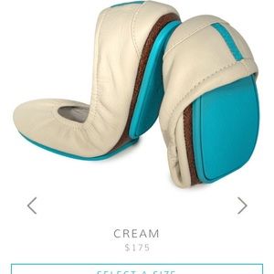 🎉🎉 Size 8 🌟EUC 🌟Cream Tieks!! 🎉🎉