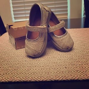 Toms Mary Jane silver infant shoe size 5
